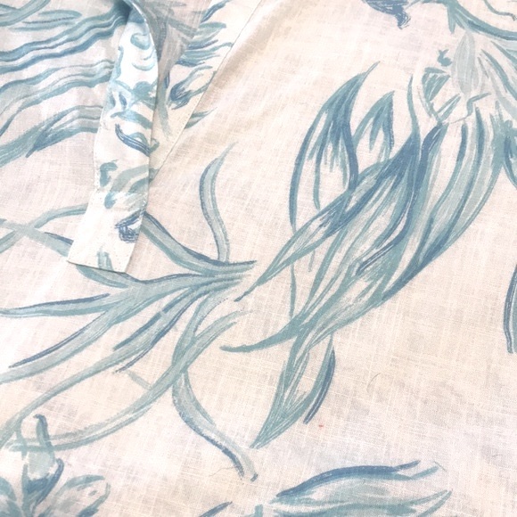 Vineyard Vines tunic sz L soft watery blues. Cool and breezy over shorts… - Picture 10 of 10